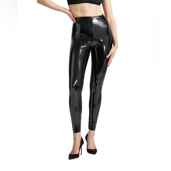 Commando Faux Leather Patent Leggings in High Shine 🍸 - Picture 3 of 8
